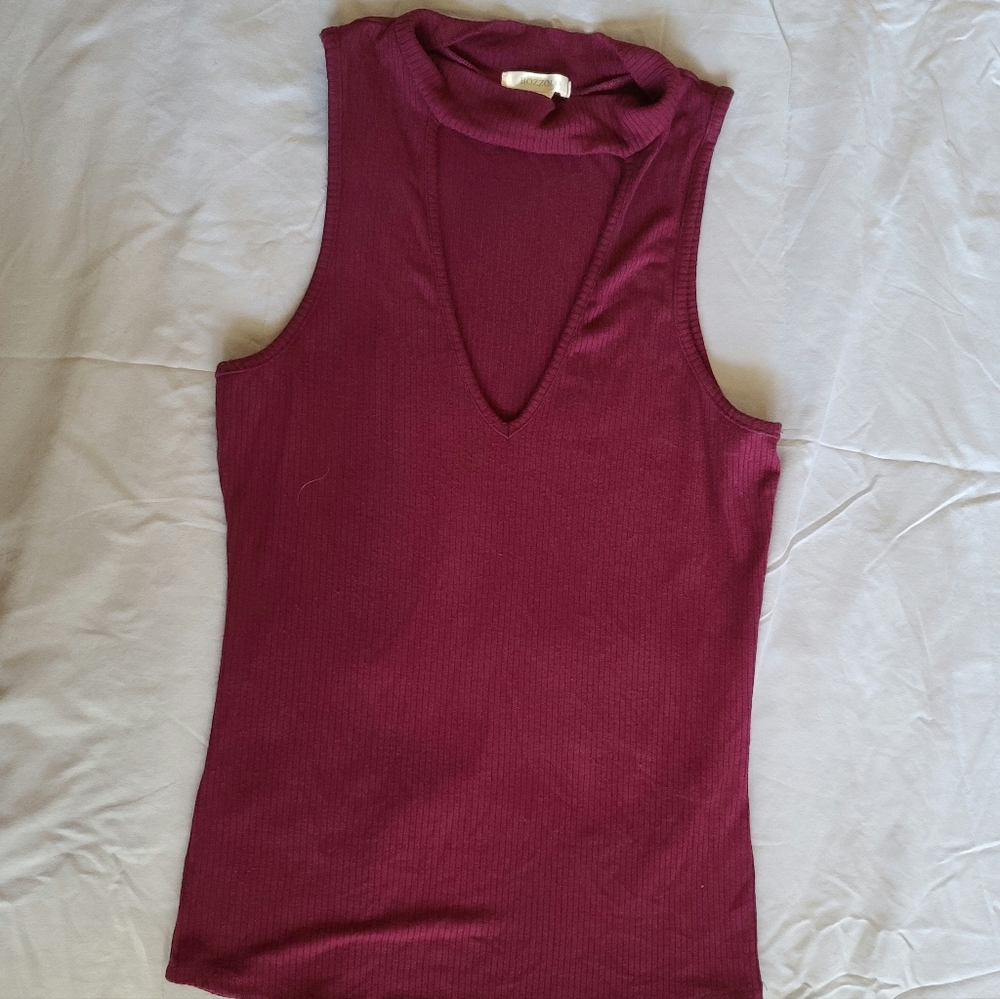 Sleeveless shirt